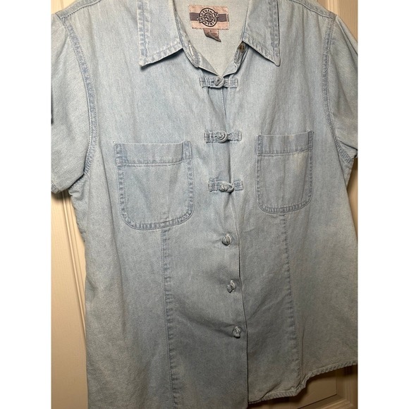 Vintage Denim Republic Denim knot style button-up shirt with a fitted type curva - Picture 9 of 9